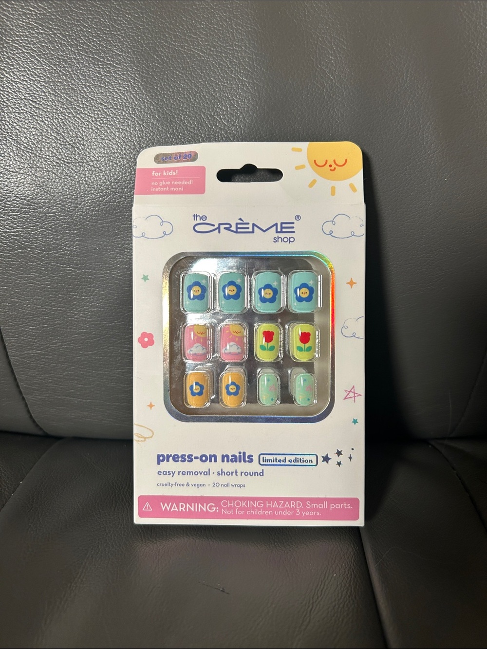 The Crème Shop Kids Press-On Nails Limited Edition Flowers Short Round